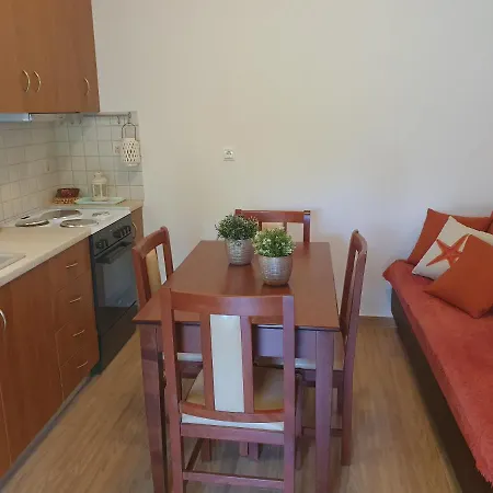 Daglas Summer House アパート